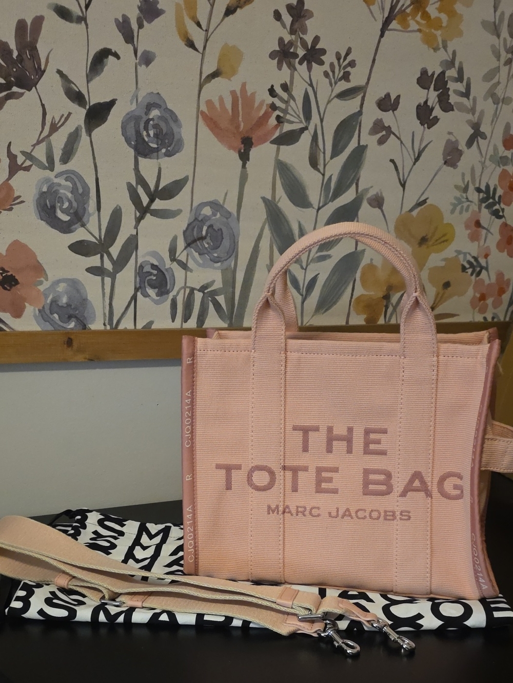 Marc Jacobs The Tote Bag Medium Jacquard- Pink